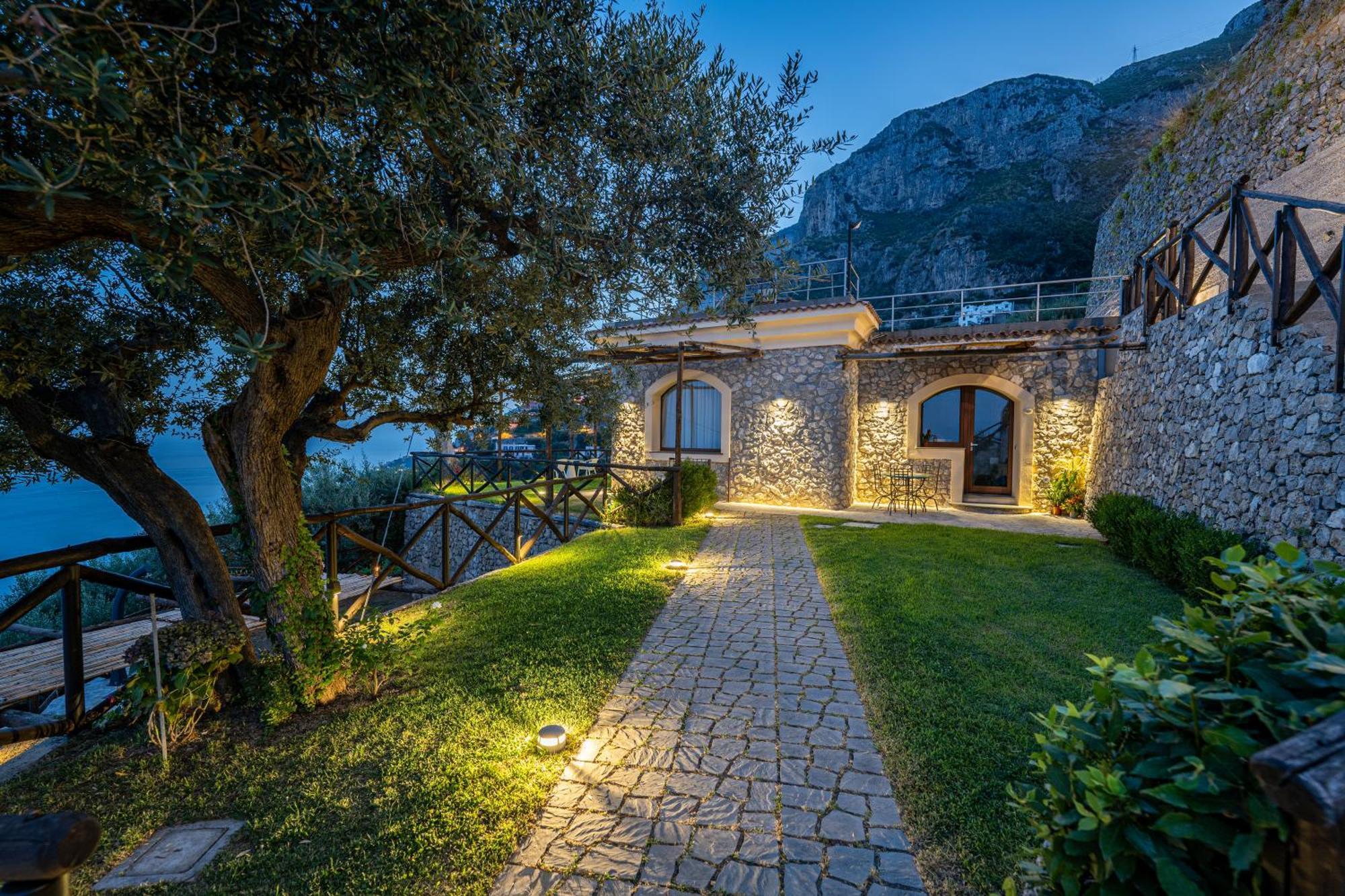 Tenuta Dell'al.ma. * Amalfi