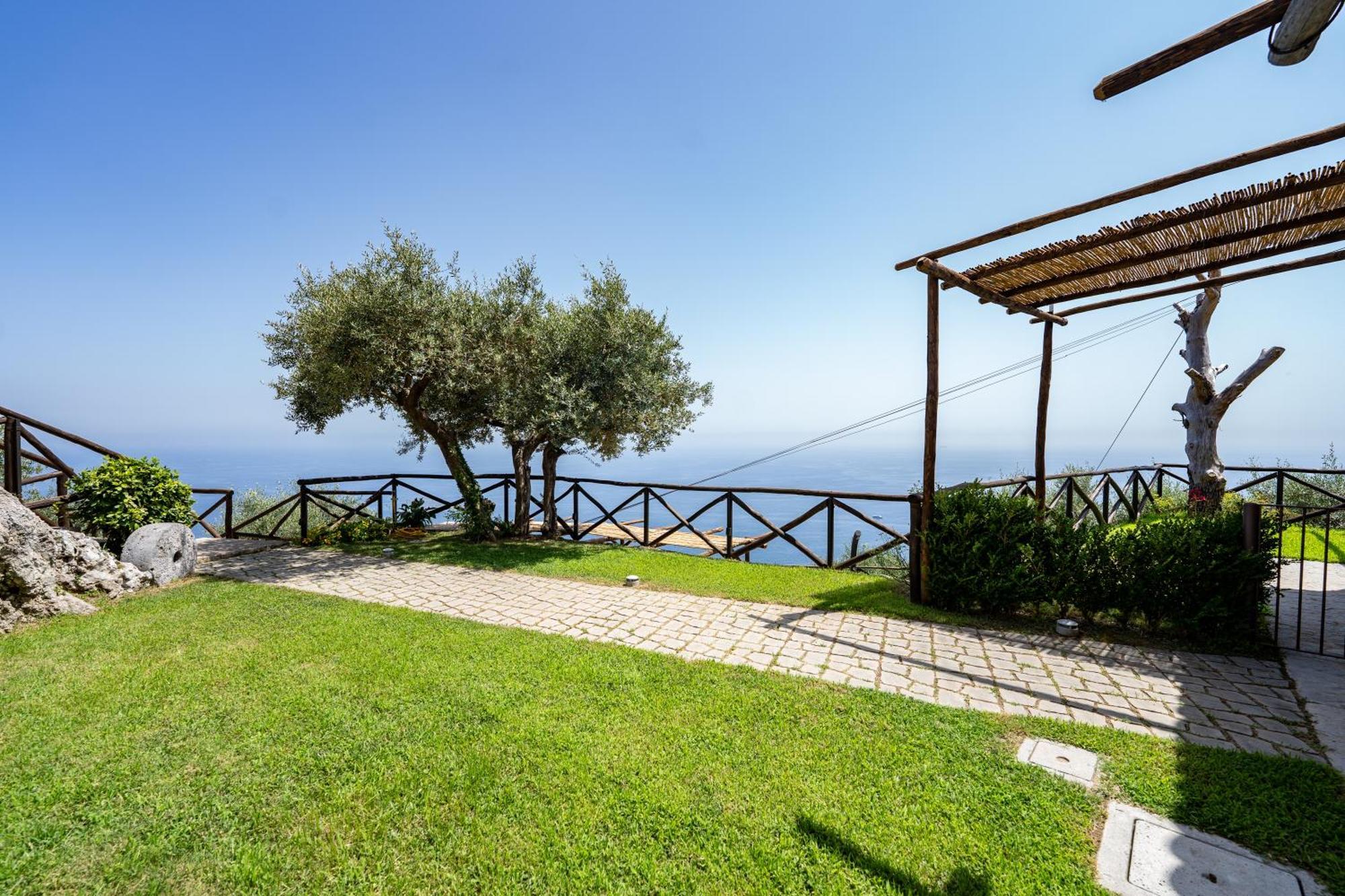 Tenuta Dell'al.ma. Guest house